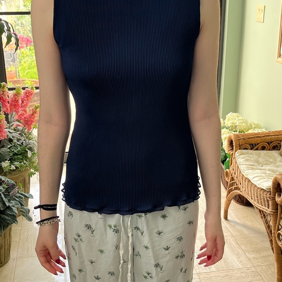 Gorgeous Alberta Ferretti pleated tank top - Picture 3 of 9
